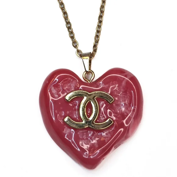 Authentic Chanel Red Molten Marbled Acrylic Heart Pendant Charm On Gold Necklace - Picture 2 of 11